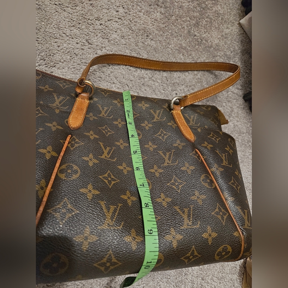 Louis Vuitton Totally Tote Bag - Picture 11 of 12